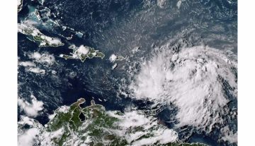 la-guadeloupe-en-vigilance-rouge-se-prepare-a-etre-frappee-par-la-tempete-ernesto-1723546325